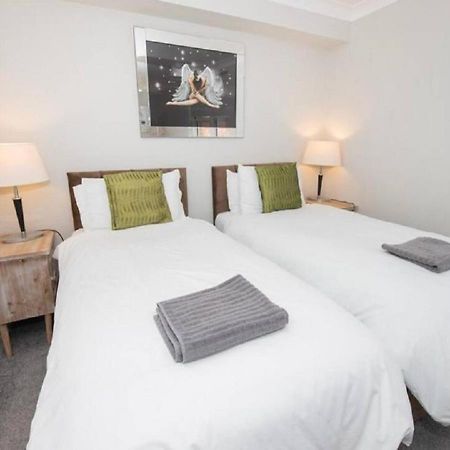 Pelican-Stylish 2-Bed Apartment Close To Beach & Town Scarborough Exteriör bild