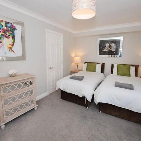 Pelican-Stylish 2-Bed Apartment Close To Beach & Town Scarborough Exteriör bild