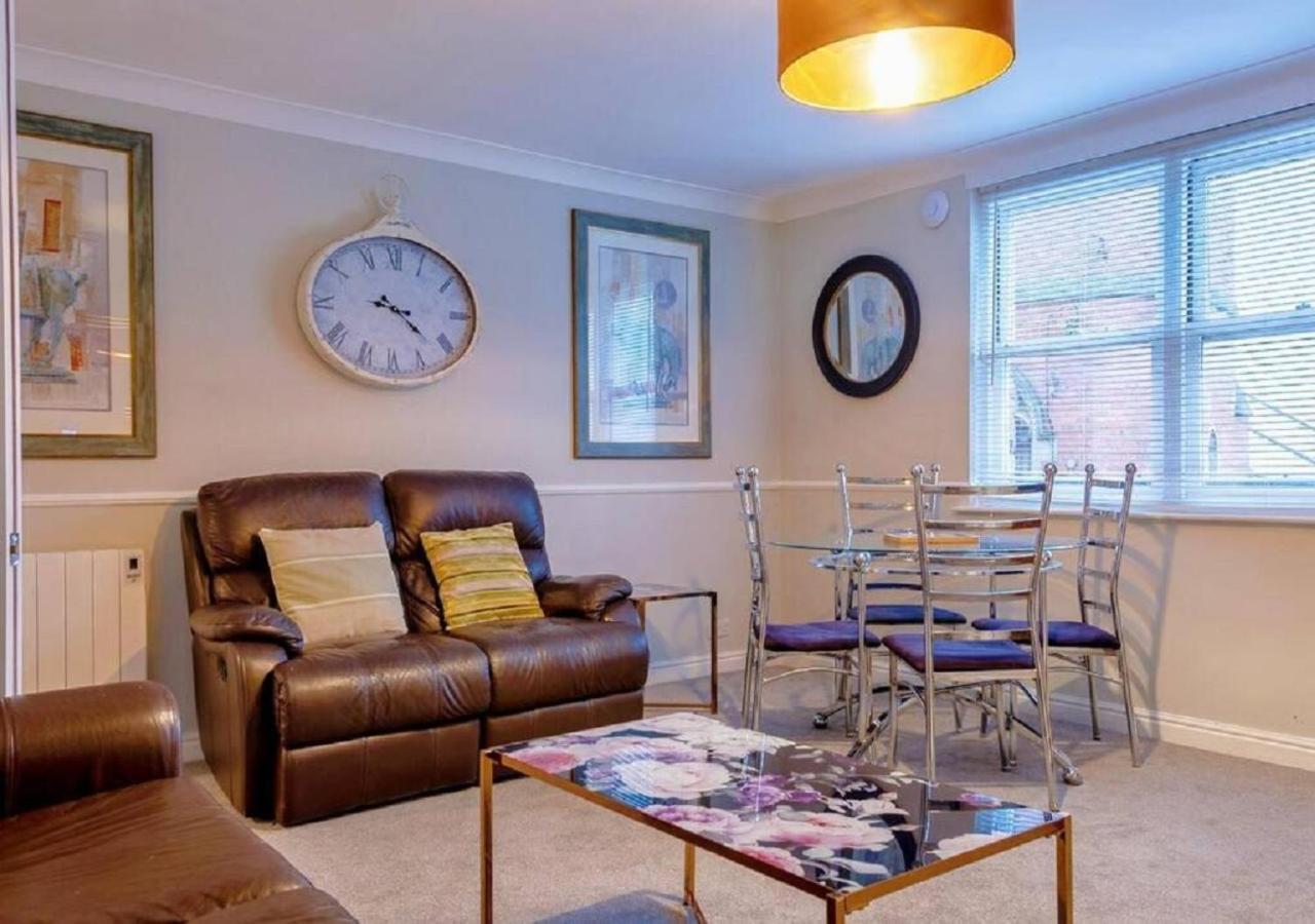 Pelican-Stylish 2-Bed Apartment Close To Beach & Town Scarborough Exteriör bild
