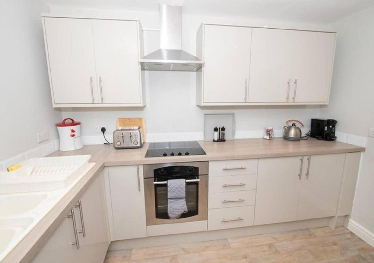 Pelican-Stylish 2-Bed Apartment Close To Beach & Town Scarborough Exteriör bild