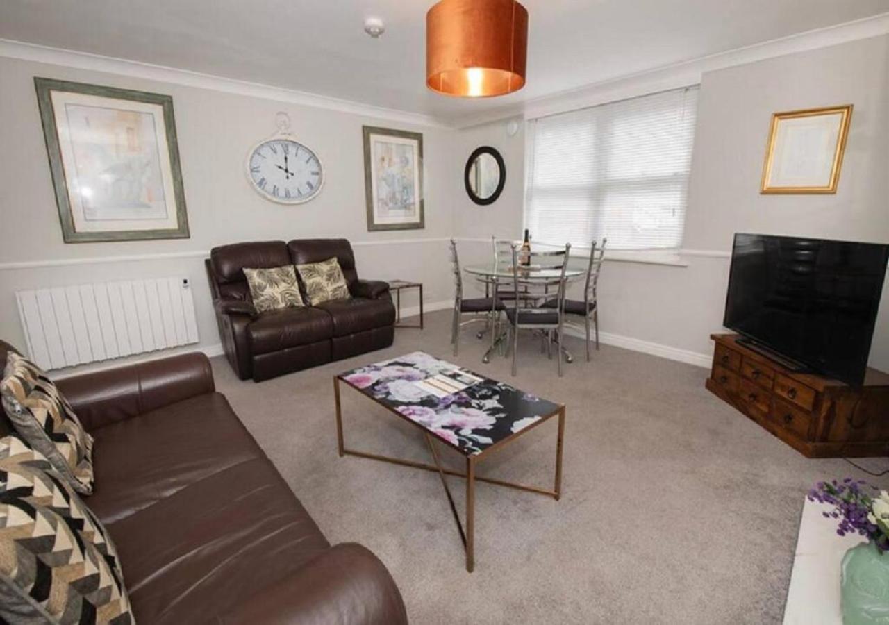 Pelican-Stylish 2-Bed Apartment Close To Beach & Town Scarborough Exteriör bild
